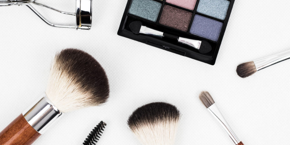 How to clean brushes and Makeup